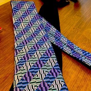 Platinum elegant 💯 silk tie